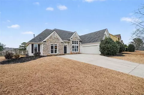 215 Country Club Dr, Hiram, GA 30141