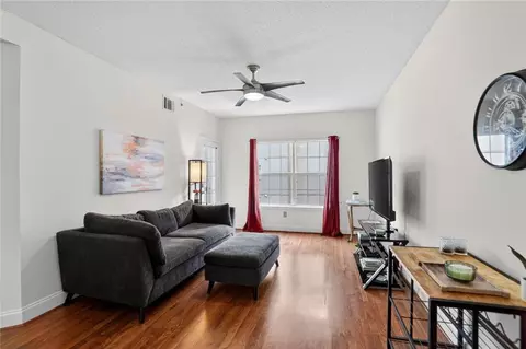 1074 Peachtree Walk NE #B323, Atlanta, GA 30309