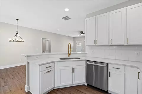 Kitchen - 1816 Oak Spring St, Statham, GA 30666 photo 3 of 4