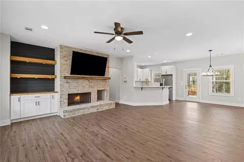 Living - 1816 Oak Spring St, Statham, GA 30666 photo 1 of 4