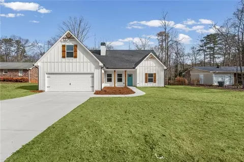 Exterior - 1816 Oak Spring St, Statham, GA 30666 photo 3 of 8