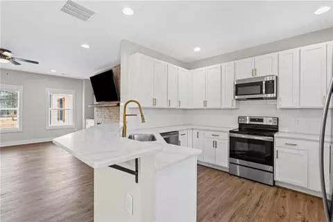 Kitchen - 1816 Oak Spring St, Statham, GA 30666 photo 1 of 4