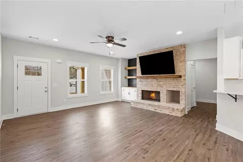 Living - 1816 Oak Spring St, Statham, GA 30666 photo 2 of 4