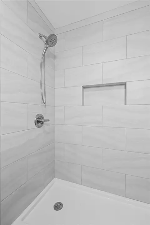 Bath - 1816 Oak Spring St, Statham, GA 30666 photo 5 of 5