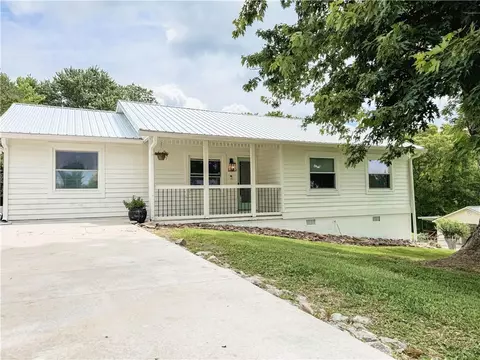 3905 Hunt Dr, Gainesville, GA 30507