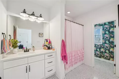 Bath - 203 Trinity Way, Canton, GA 30115 photo 5 of 6