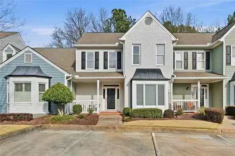 1002 Saddle Hl, Marietta, GA 30068
