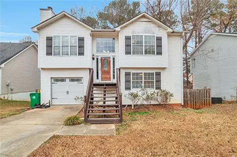 5918 Crescent Ridge Ct, Lithonia, GA 30058