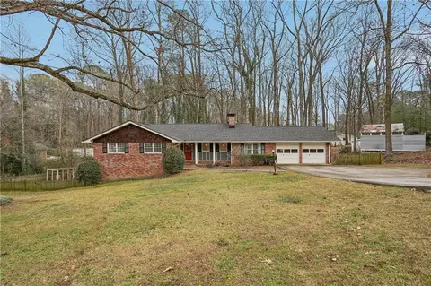 2121 Skytop Dr, Stone Mountain, GA 30087