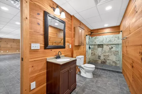 Bath - 579 Mccarty Dodd Rd, Colbert, GA 30628 photo 5 of 5