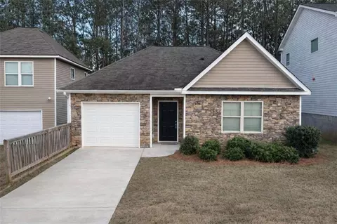 649 Carlton Pointe Dr, Palmetto, GA 30268