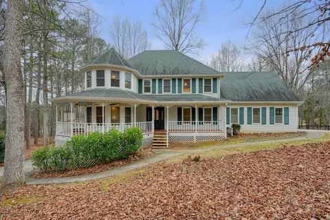 402 W Leslie Ct, Woodstock, GA 30188