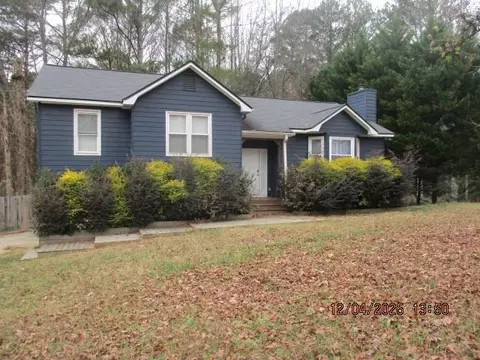 430 Maplewood Ln, Acworth, GA 30101