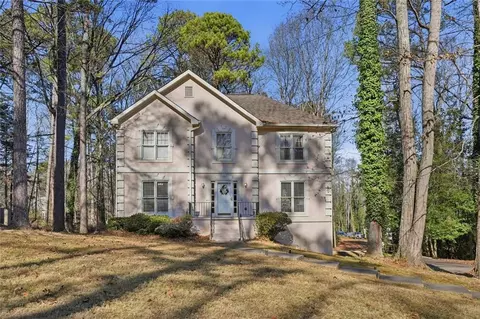 2940 Summit Dr, Jonesboro, GA 30236
