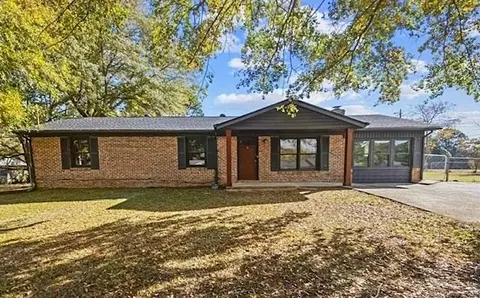 5 Knob Dr, Carrollton, GA 30116