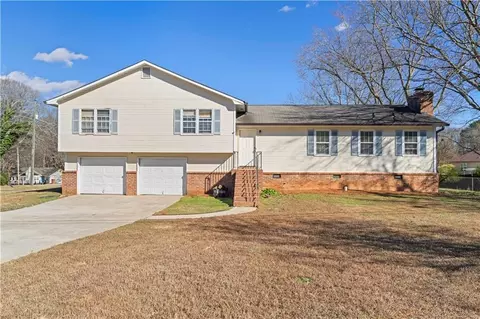 2250 Ridge Forest Dr, Grayson, GA 30017
