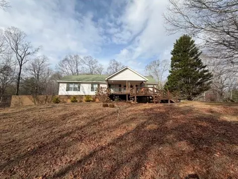 124 Cimmaron Dr, Murrayville, GA 30564
