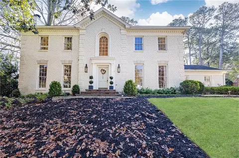900 Hawick Dr NW, Atlanta, GA 30327