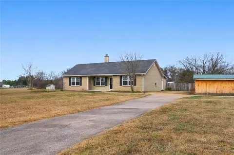 943 Colvin Dr, Locust Grove, GA 30248