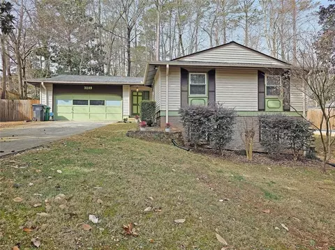 3289 Oak Dr, Lawrenceville, GA 30044