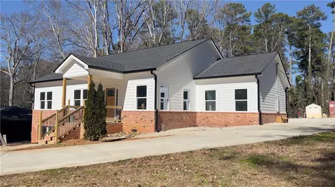 2515 Hogan Rd, East Point, GA 30344