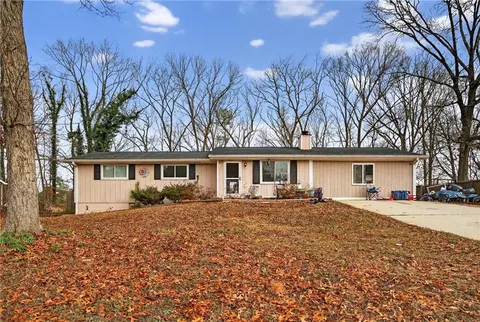 5720 Bob White Ln, Douglasville, GA 30135