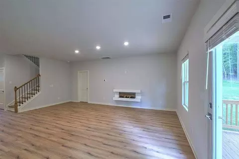 132 Post Oak Dr, Jackson, GA 30233 photo 10