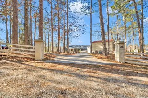231 Cardinal Pt, Monticello, GA 31064