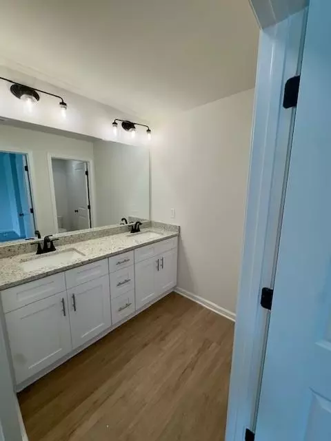 Bath - 29 Benscot Dr, Austell, GA 30106 photo 1 of 8