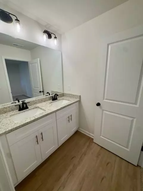 Bath - 29 Benscot Dr, Austell, GA 30106 photo 3 of 8
