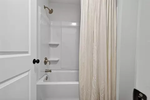 Bath - 29 Benscot Dr, Austell, GA 30106 photo 6 of 8