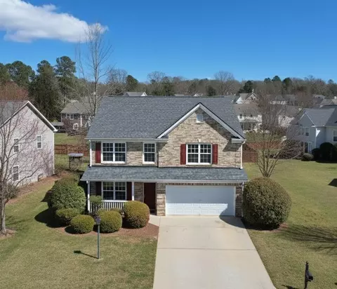623 Hawthorn Ln, Grayson, GA 30017