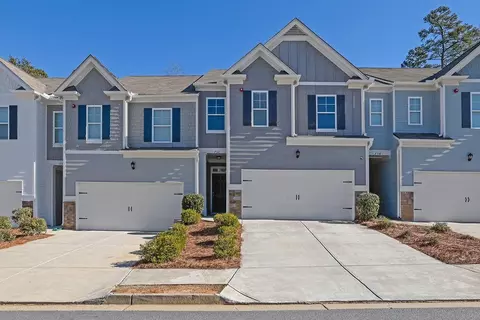 736 Woodstock Grove Dr, Woodstock, GA 30188
