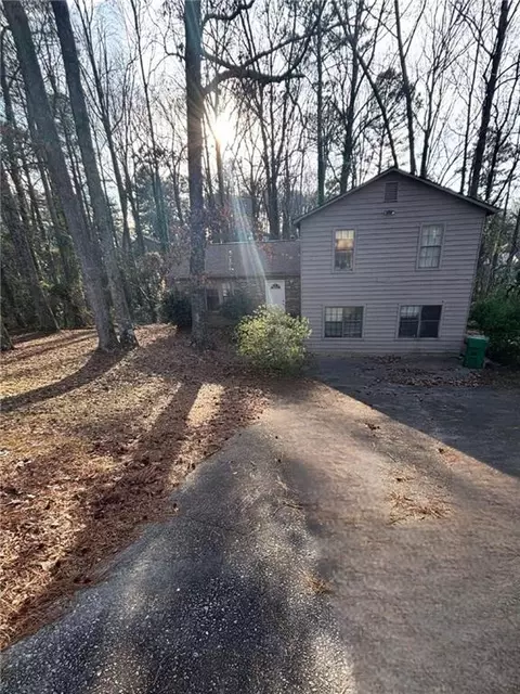 1014 Rampart Pl, Stone Mountain, GA 30088