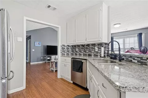 Kitchen - 25 Aiken Ct, Covington, GA 30016 photo 2 of 4