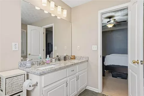 Bath - 25 Aiken Ct, Covington, GA 30016 photo 1 of 2