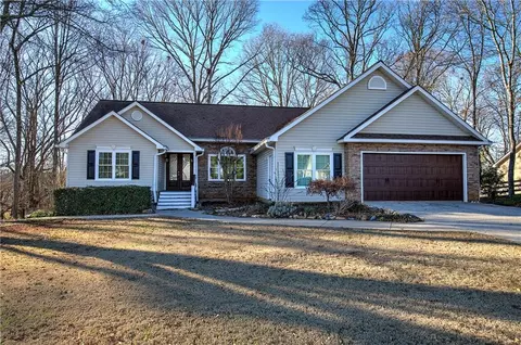 47 Cliffhanger Pt, Euharlee, GA 30120