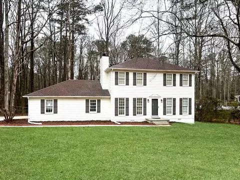 470 Hillsdale Dr, Fayetteville, GA 30214