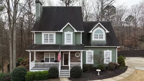 2441 River Run Dr, Dacula, GA 30019