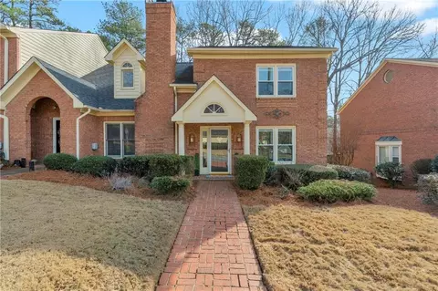2705 Holcomb Springs Dr, Alpharetta, GA 30022