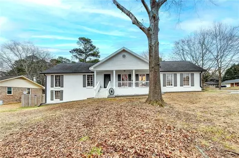 2136 Briarwood Ct, Snellville, GA 30078