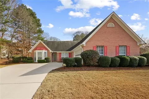 6236 Rock Port Dr, Flowery Branch, GA 30542