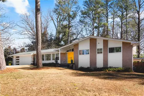 2576 River Oak Dr, Decatur, GA 30033