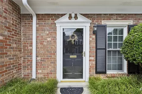 2 Scotland Pl NW, Atlanta, GA 30318