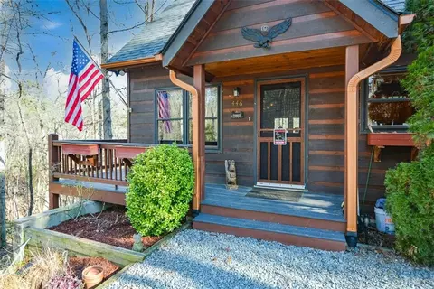 446 Pine Ln, Mineral Bluff, GA 30559