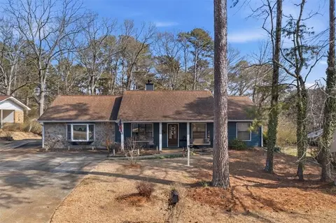 5329 Memorial Ln, Powder Springs, GA 30127