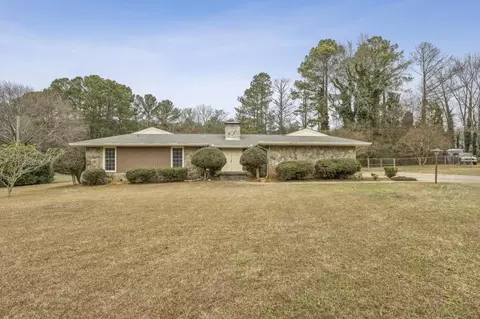 533 Avalon Dr, Fayetteville, GA 30214