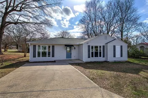 30 Grove Cir, Cartersville, GA 30120