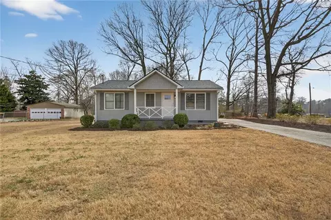 190 Chestnut St NE, Fairburn, GA 30213