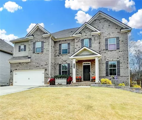 5525 Mirror Lake Dr, Cumming, GA 30028